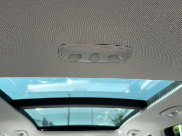 2024 Hyundai Tucson Hybrid Limited — photo 13 of 40