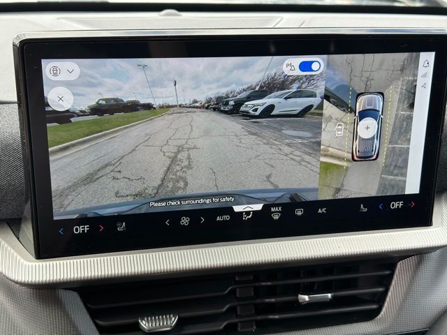 2025 Ford Explorer ST-Line — photo 24 of 31