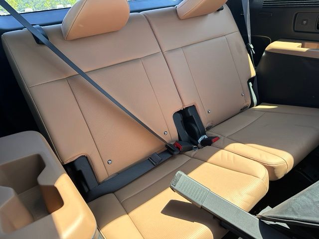 2026 Hyundai Santa Fe Hybrid Calligraphy — photo 16 of 45