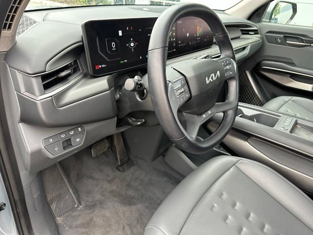 2024 Kia EV9 Wind — photo 24 of 44