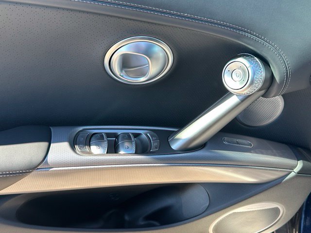 2025 Genesis GV60 Advanced — photo 22 of 41