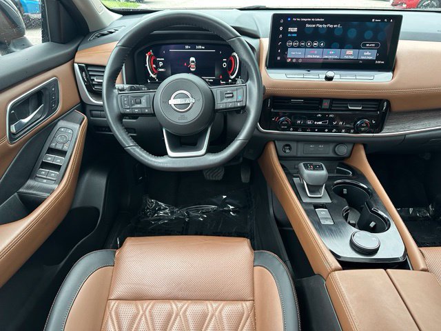 2024 Nissan Rogue Platinum — photo 20 of 38
