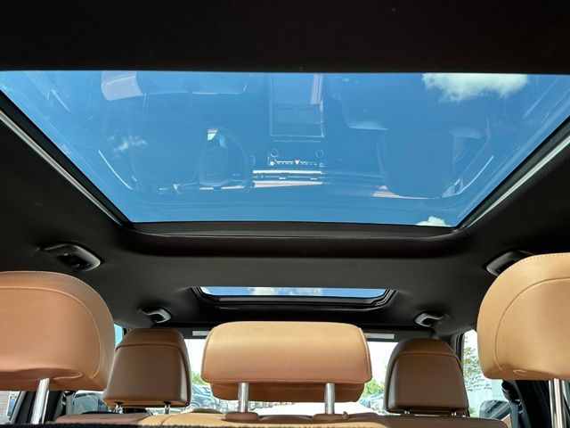 2025 Hyundai Santa Fe Hybrid Limited — photo 12 of 41