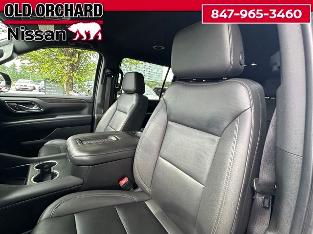 2022 Chevrolet Suburban LT — photo 12 of 23