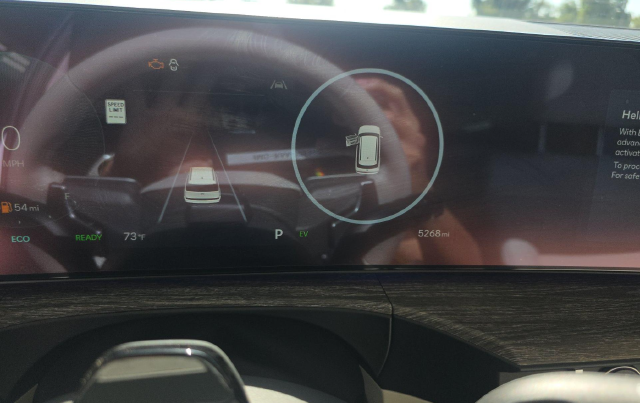 2025 Hyundai Santa Fe Hybrid Limited — photo 9 of 10