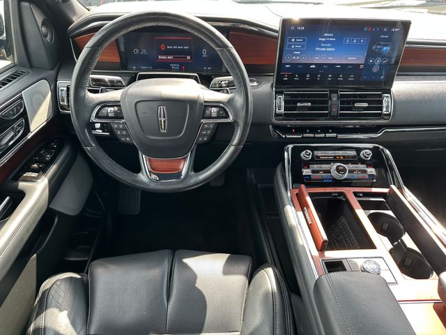 2022 Lincoln Navigator Reserve — photo 21 of 36