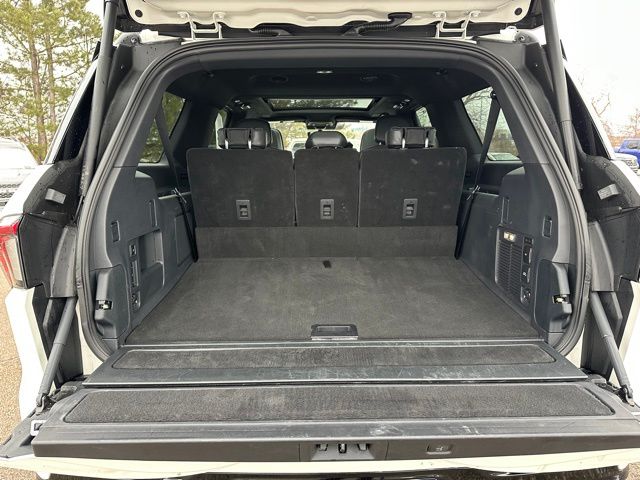 2025 Lincoln Navigator L Reserve — photo 16 of 41