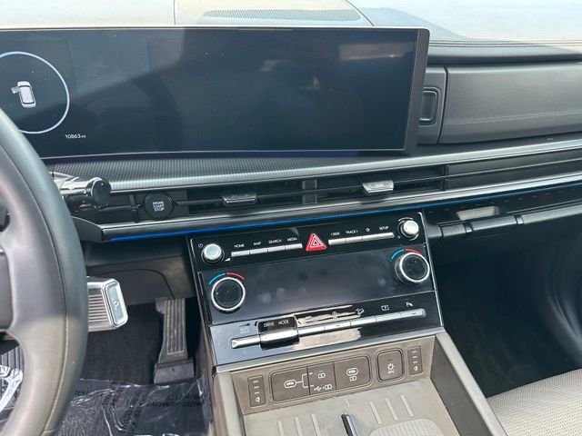 2024 Hyundai Santa Fe Calligraphy — photo 28 of 49