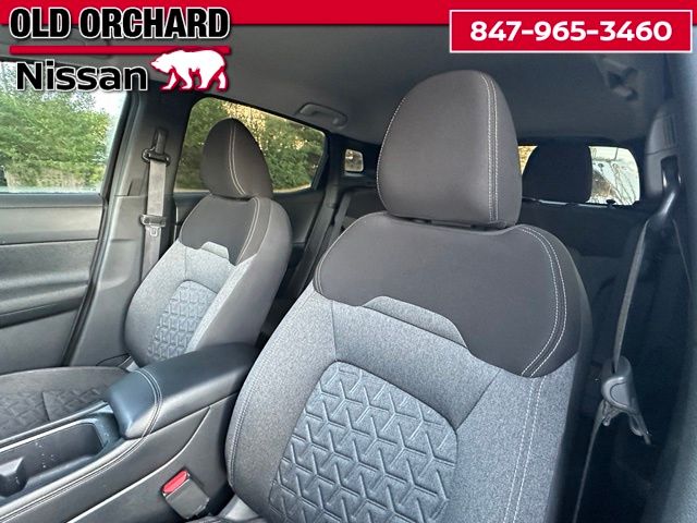 2025 Nissan Kicks SV — photo 10 of 22
