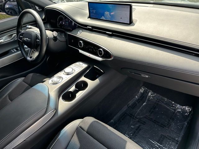 2025 Genesis GV70 2.5T — photo 10 of 43