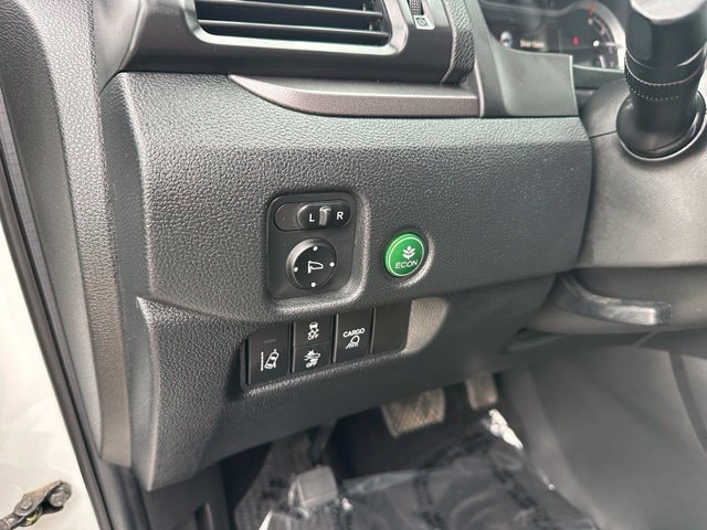 2021 Honda Ridgeline Sport — photo 18 of 27
