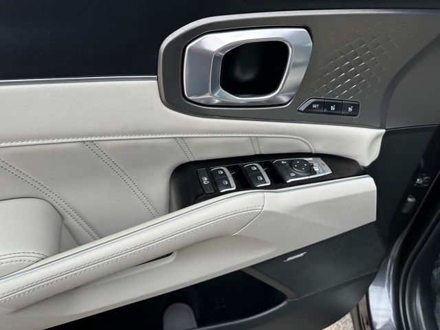 2023 Kia Sorento Hybrid EX — photo 24 of 37
