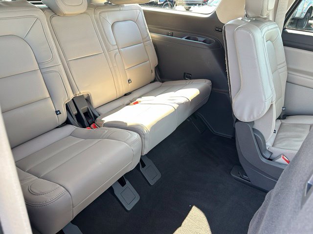 2023 Lincoln Navigator L Reserve — photo 10 of 37