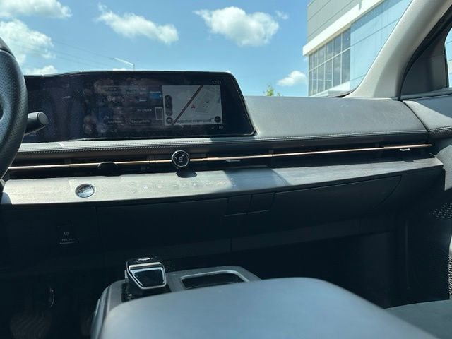2023 Nissan Ariya Engage e-4orce — photo 12 of 22