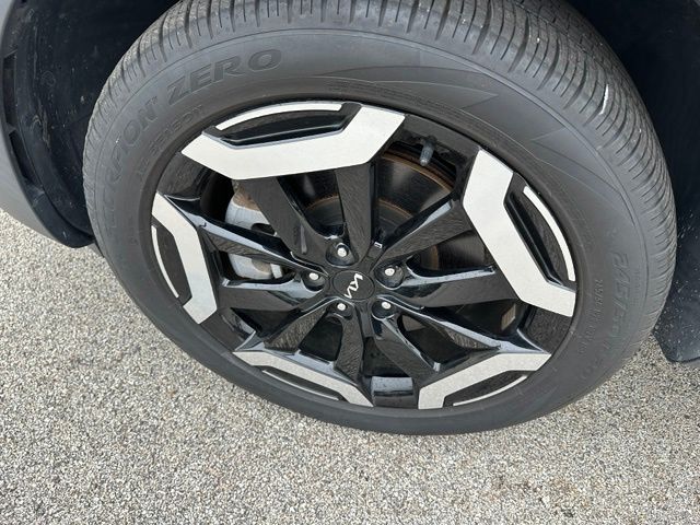 2024 Kia Telluride S — photo 8 of 52