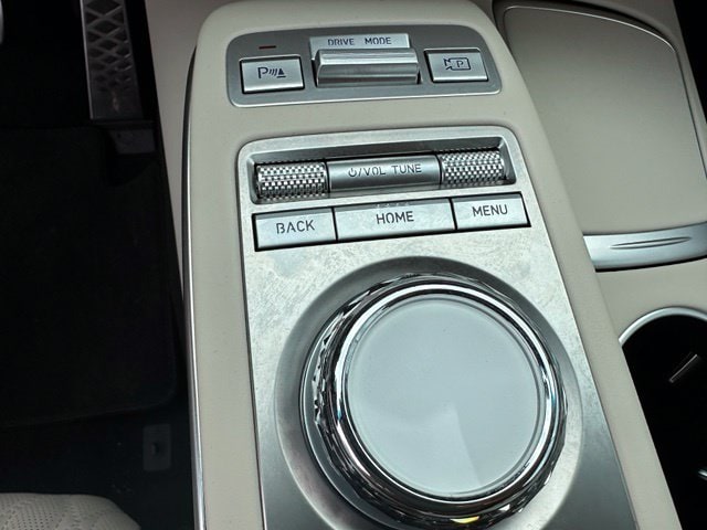 2025 Genesis GV70 3.5T Sport — photo 28 of 41