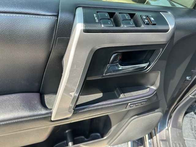 2022 Toyota 4Runner Limited — photo 19 of 31