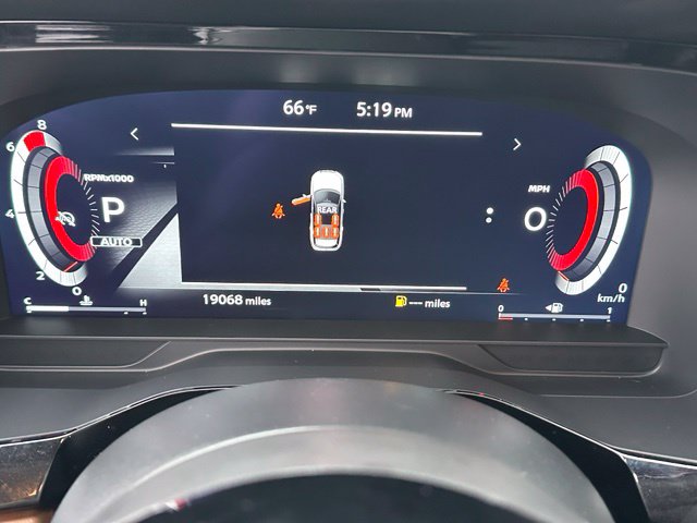 2024 Nissan Pathfinder Platinum — photo 35 of 36