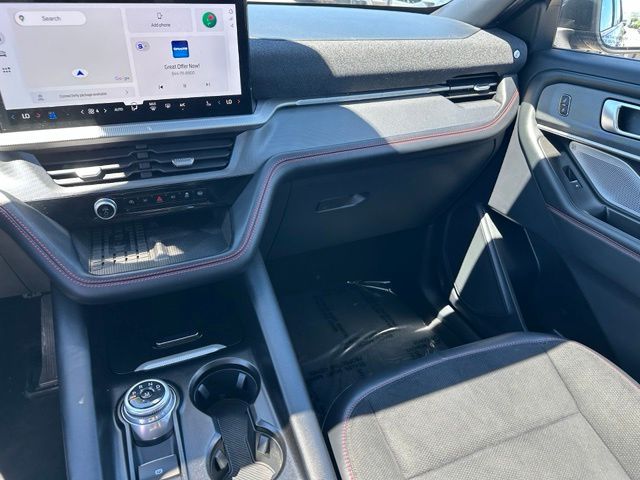 2025 Ford Explorer ST — photo 18 of 38