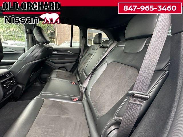 2023 Jeep Grand Cherokee Altitude X — photo 15 of 23