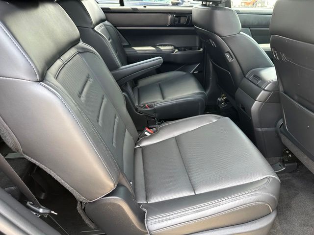 2024 Hyundai Santa Fe Calligraphy — photo 11 of 49