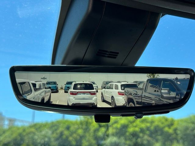 2023 GMC Sierra 3500HD Denali — photo 25 of 33