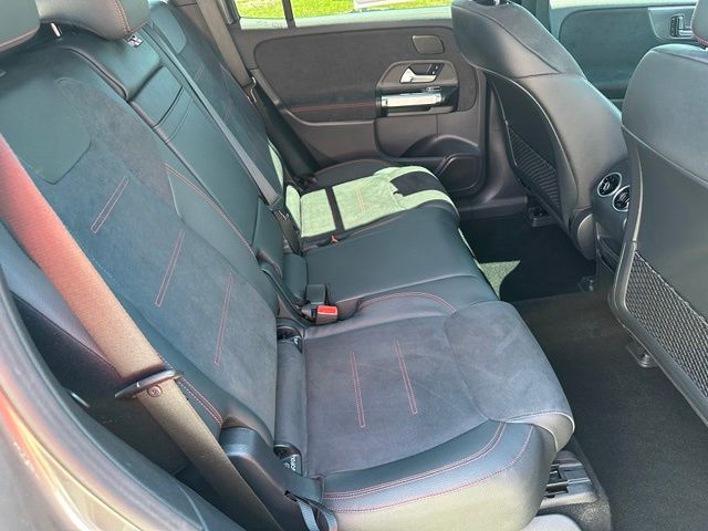 2023 Mercedes-Benz EQB 300 — photo 10 of 27