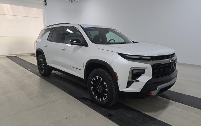2024 Chevrolet Traverse Z71 — photo 3 of 9