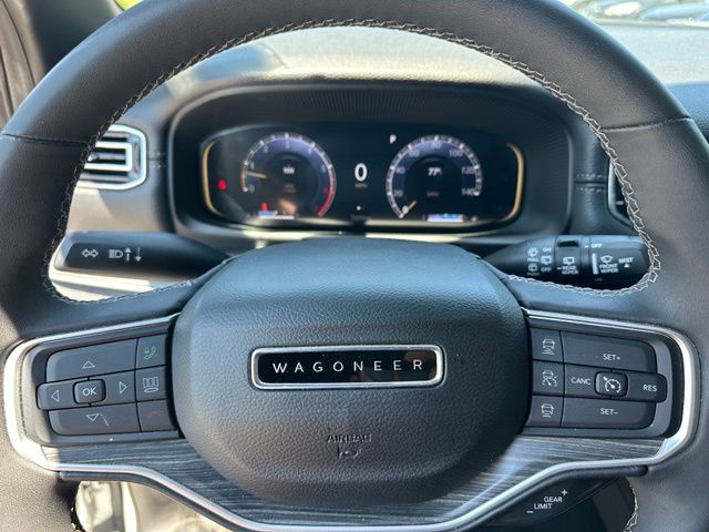 2024 Jeep Wagoneer L Series II — photo 29 of 30