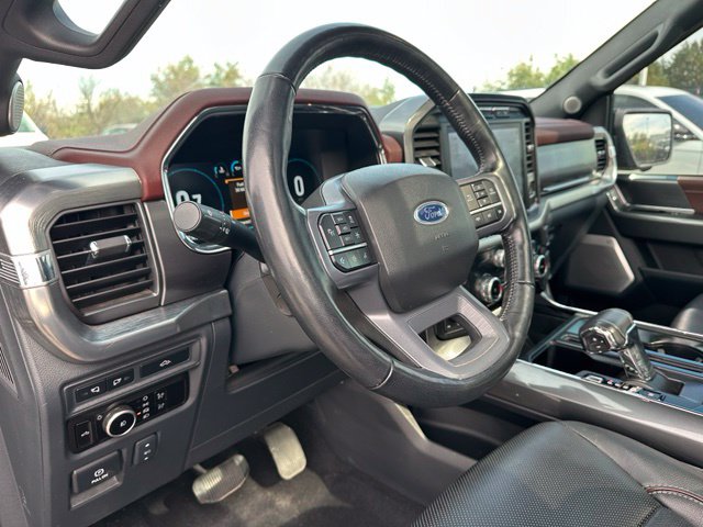 2023 Ford F-150 Lariat — photo 17 of 30