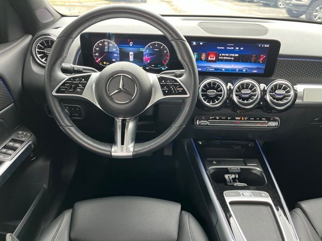 2025 Mercedes-Benz GLB GLB 250 — photo 18 of 30