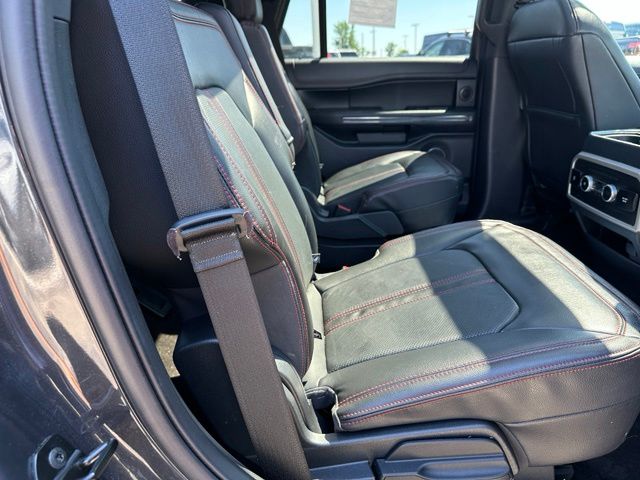 2022 Ford Expedition Limited — photo 15 of 38