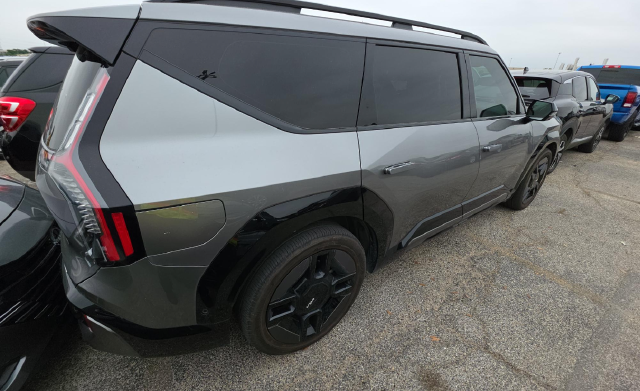 2024 Kia EV9 GT-Line — photo 3 of 9