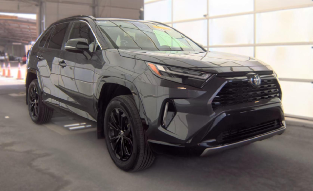 2024 Toyota RAV4 Hybrid XSE — photo 2 of 7