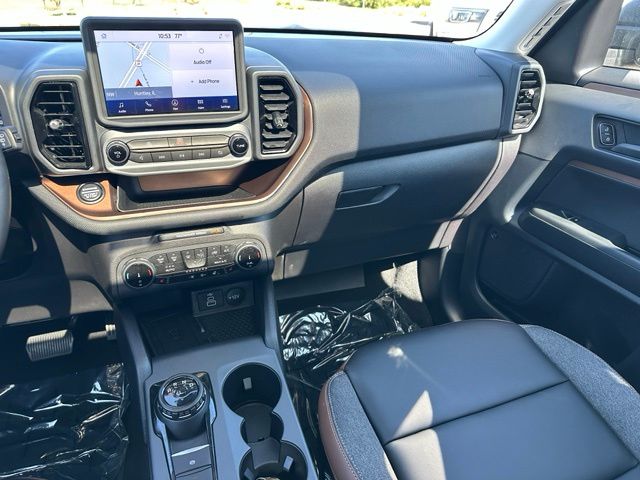 2024 Ford Bronco Sport Outer Banks — photo 15 of 27