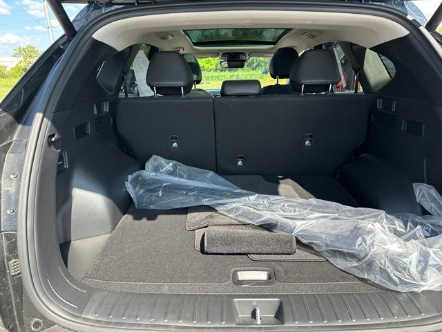 2024 Hyundai Tucson Hybrid Limited — photo 9 of 35