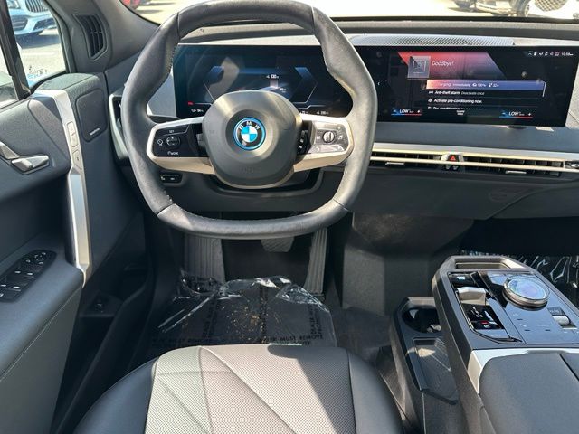 2023 BMW iX xDrive50 — photo 34 of 44