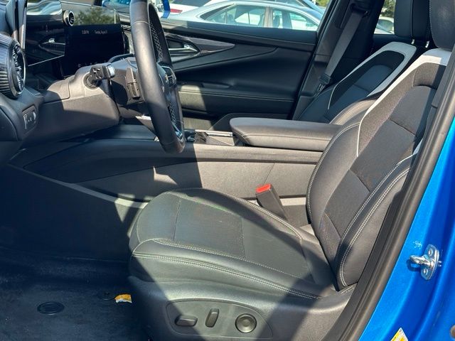 2024 Chevrolet Blazer EV LT — photo 18 of 29
