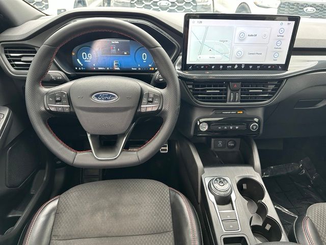 2023 Ford Escape ST-Line Select — photo 17 of 33