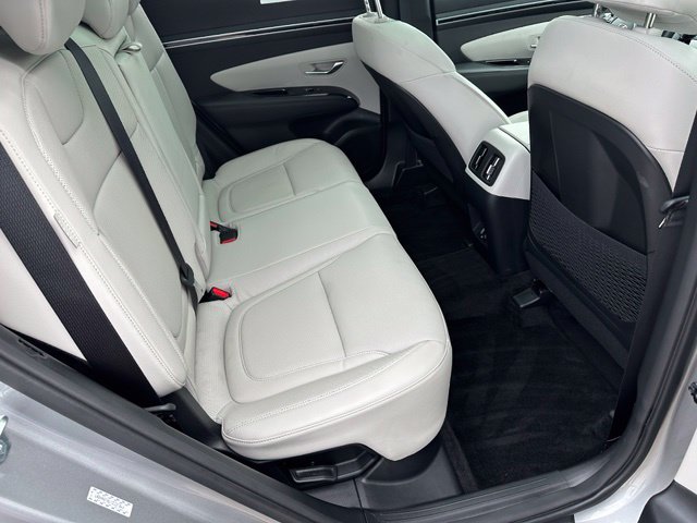 2024 Hyundai Tucson Hybrid Limited — photo 12 of 39