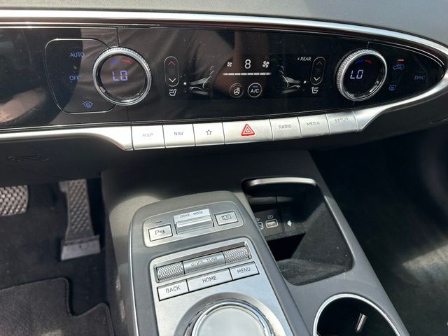 2025 Genesis GV70 2.5T — photo 25 of 34