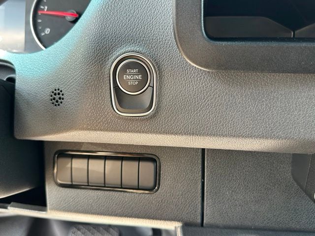 2025 Mercedes-Benz Sprinter 2500 Cargo 144 WB — photo 22 of 26
