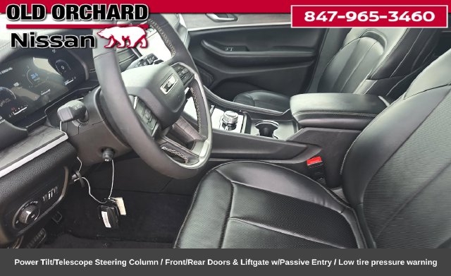 2023 Jeep Grand Cherokee Limited — photo 8 of 11