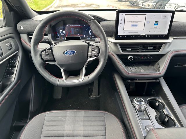 2025 Ford Explorer ST-Line — photo 16 of 31