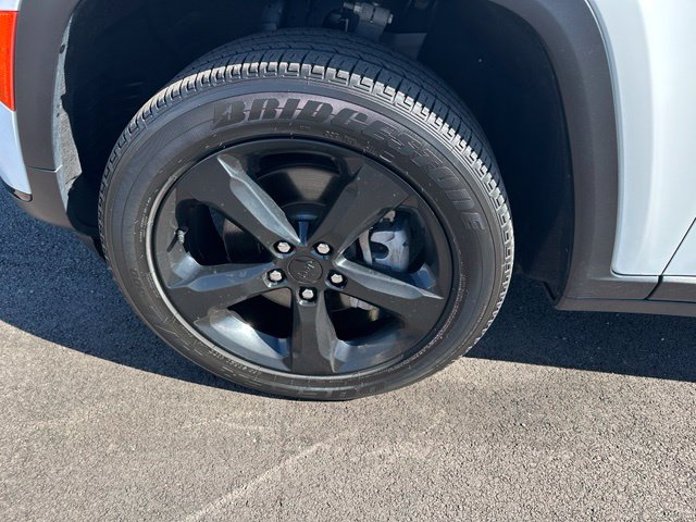 2024 Jeep Grand Cherokee L Altitude X — photo 8 of 31