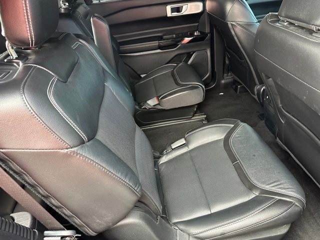 2022 Ford Explorer ST — photo 10 of 33