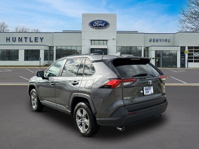 2022 Toyota RAV4 Hybrid XLE — photo 6 of 28