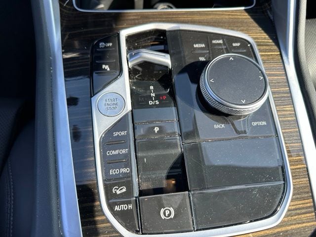 2025 BMW X6 xDrive40i — photo 22 of 29