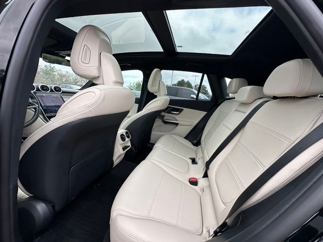 2024 Mercedes-Benz GLC GLC 300 — photo 15 of 31