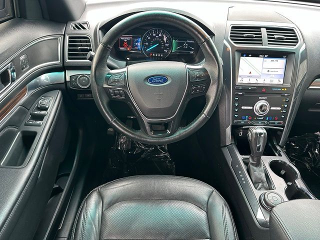 2019 Ford Explorer Limited — photo 16 of 33
